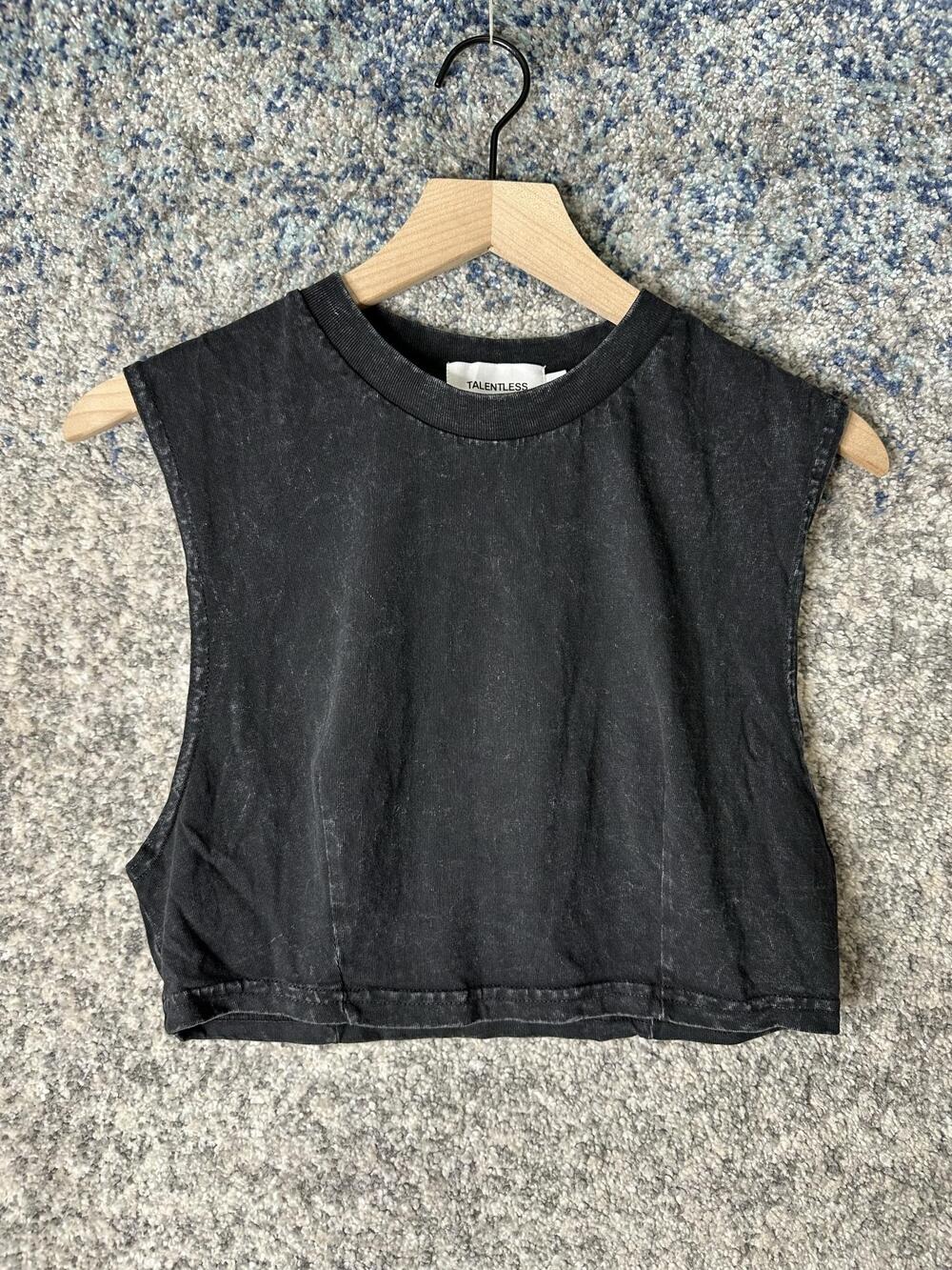 Talentless Tank Top Womens Medium Black Cropped Muscle Sleeveless Crew Neck